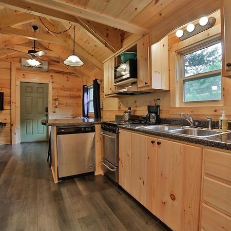 Thomas Cabin Forest Tiny Cabin With Hot Tub Chattanooga Dış mekan fotoğraf