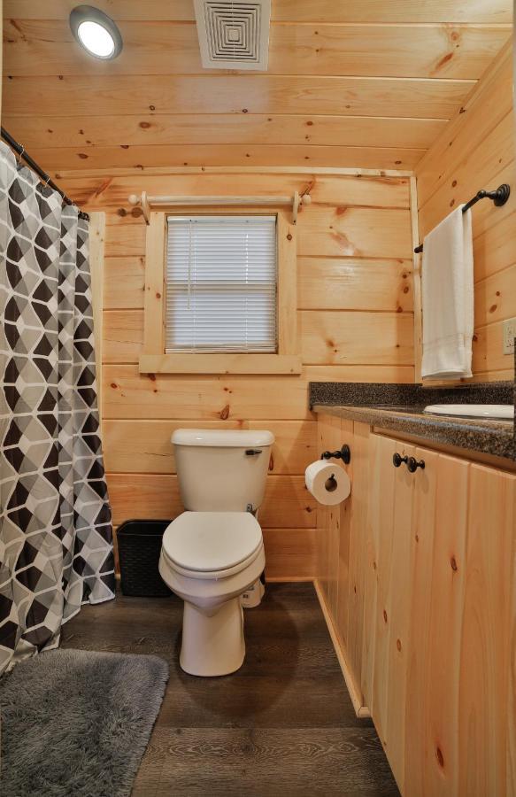 Thomas Cabin Forest Tiny Cabin With Hot Tub Chattanooga Dış mekan fotoğraf