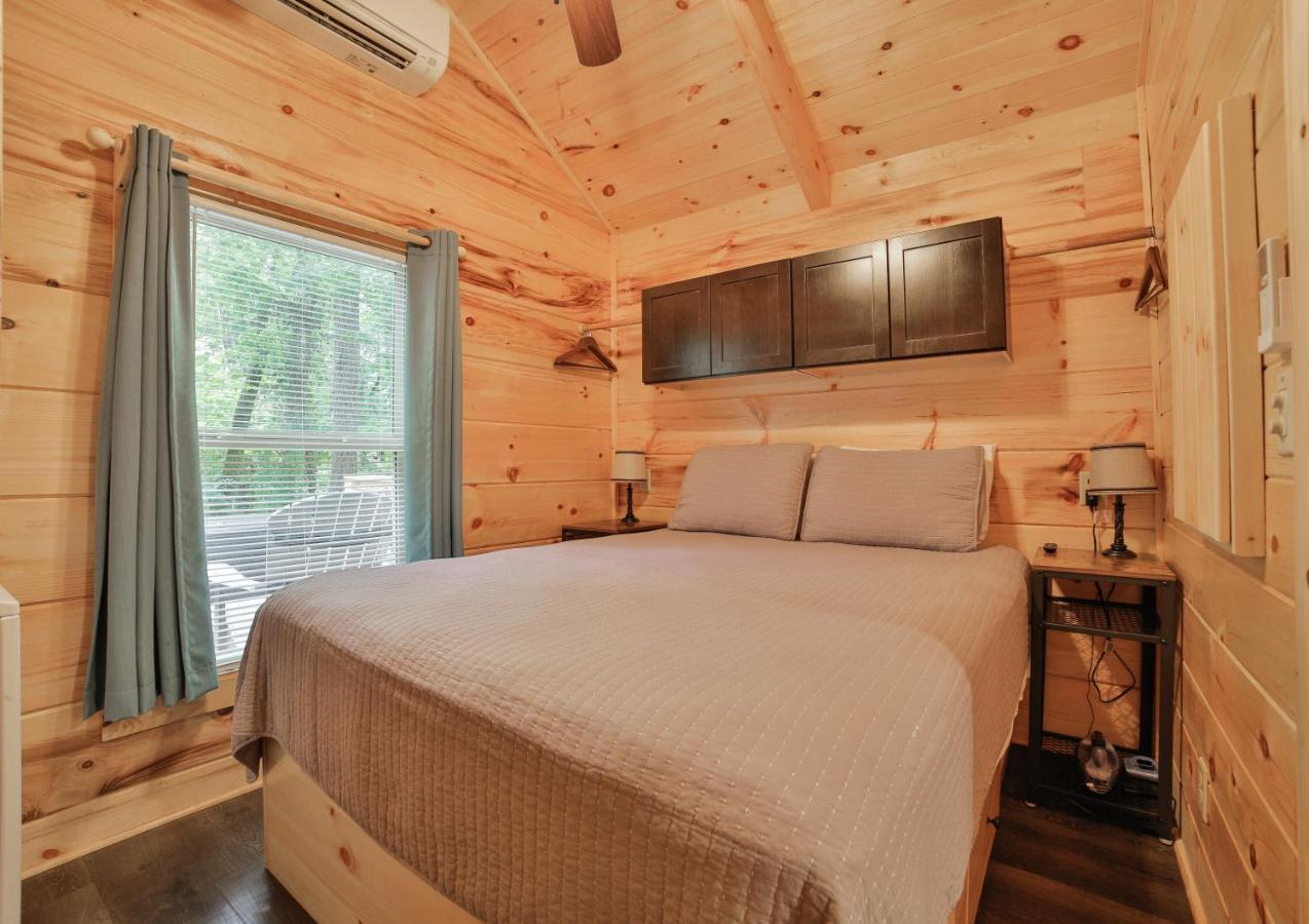 Thomas Cabin Forest Tiny Cabin With Hot Tub Chattanooga Dış mekan fotoğraf