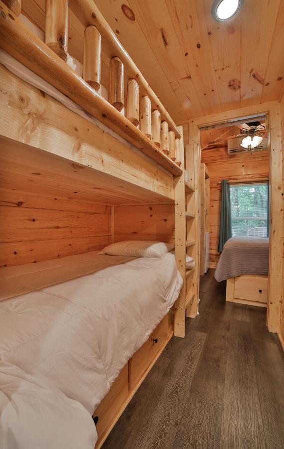 Thomas Cabin Forest Tiny Cabin With Hot Tub Chattanooga Dış mekan fotoğraf